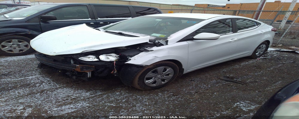 5NPDH4AE5GH795863 2016 HYUNDAI ELANTRA photo no. 2