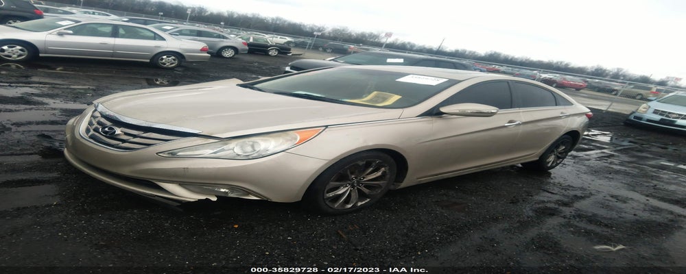 5NPEC4AB2BH217804 2011 HYUNDAI SONATA photo no. 2