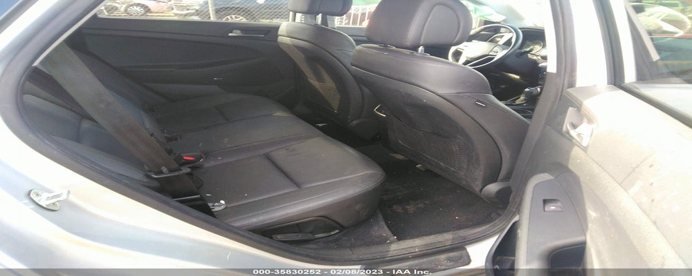 KM8J33A43HU480677 2017 HYUNDAI TUCSON photo no. 8