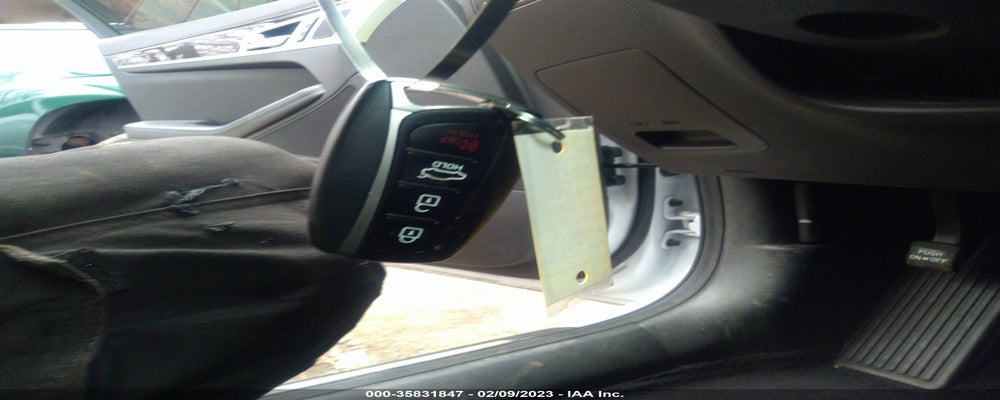 KMHGN4JE6FU092407 2015 HYUNDAI GENESIS photo no. 11
