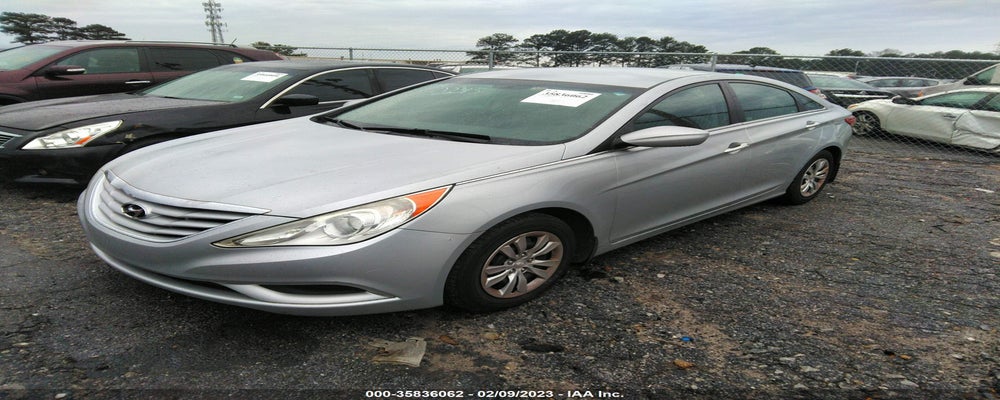 5NPEB4AC3BH240245 2011 HYUNDAI SONATA photo no. 2