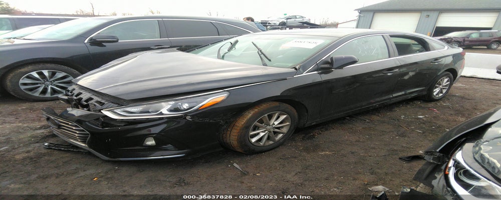 5NPE24AF7JH701830 2018 HYUNDAI SONATA photo no. 2
