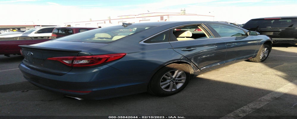 5NPE24AF1FH205610 2015 HYUNDAI SONATA photo no. 4