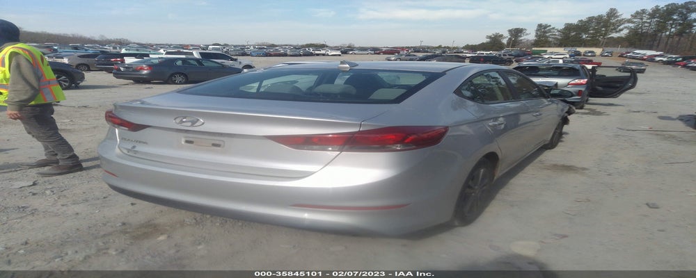 5NPD84LF9HH007268 2017 HYUNDAI ELANTRA photo no. 4