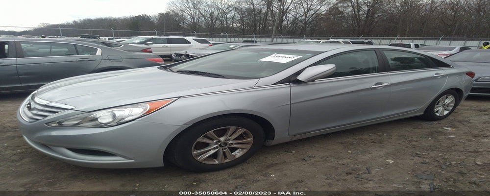 5NPEB4AC0BH014390 2011 HYUNDAI SONATA photo no. 2