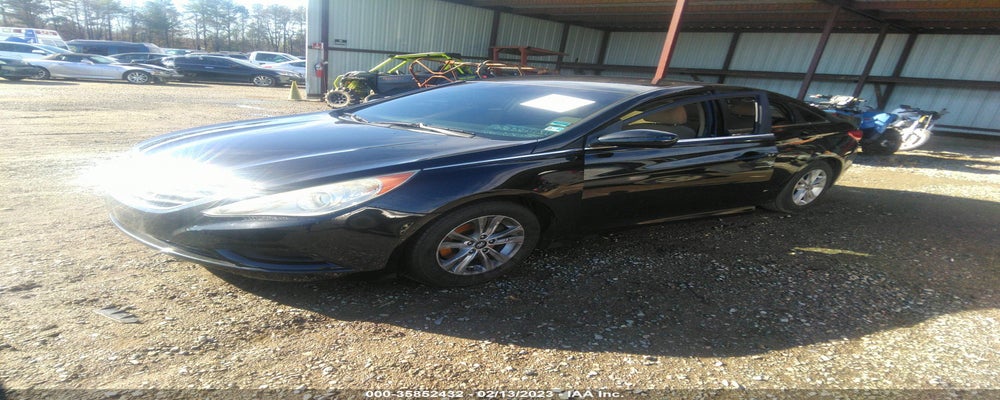 5NPEB4AC3BH027778 2011 HYUNDAI SONATA photo no. 2
