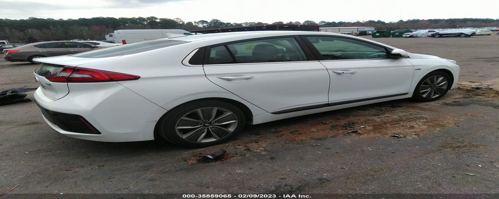 KMHC05LC5HU030577 2017 HYUNDAI IONIQ HYBRID photo no. 4