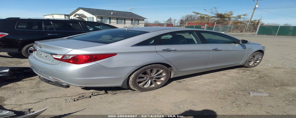 5NPEC4AC2BH122636 2011 HYUNDAI SONATA photo no. 4