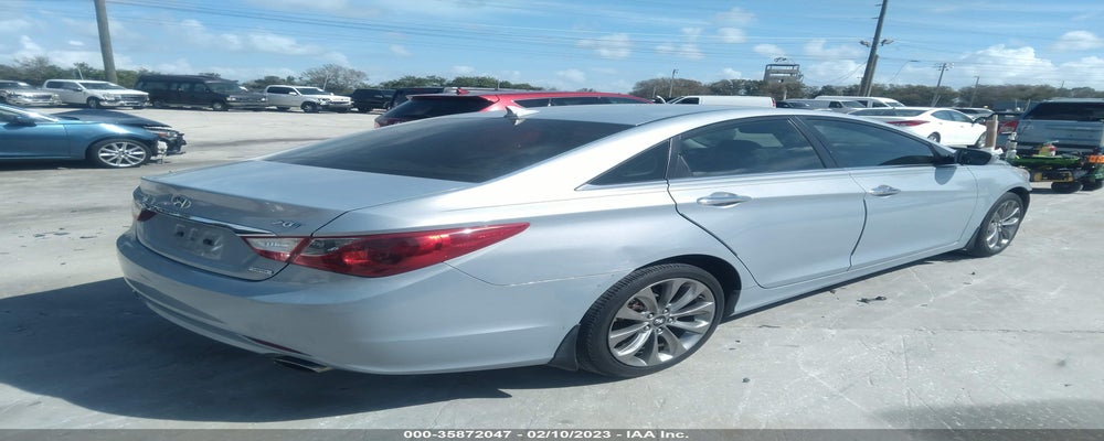 5NPEC4AB2BH178910 2011 HYUNDAI SONATA photo no. 4