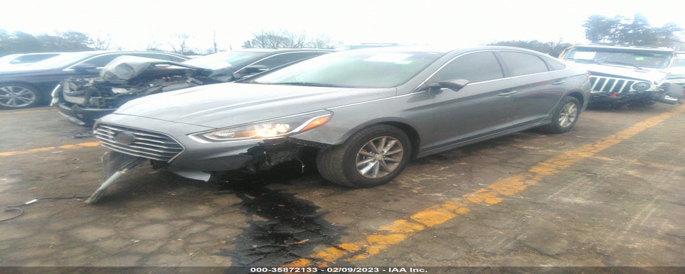 5NPE24AF0JH700843 2018 HYUNDAI SONATA photo no. 2
