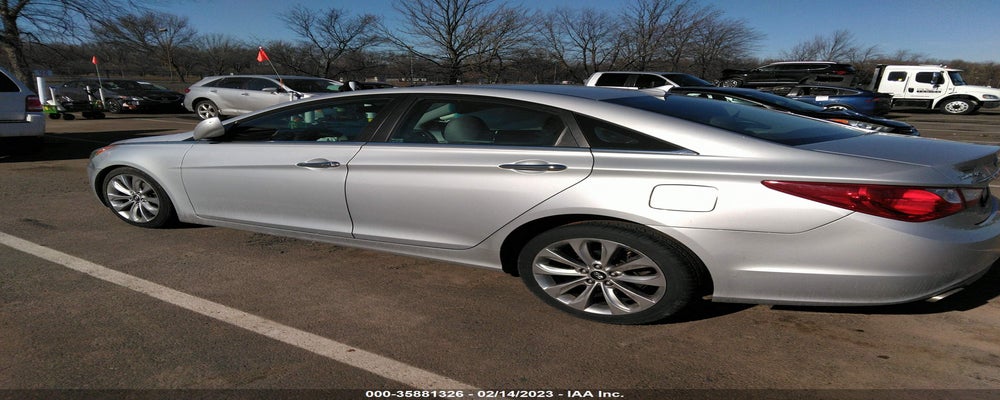 5NPEC4AC3BH044951 2011 HYUNDAI SONATA photo no. 3