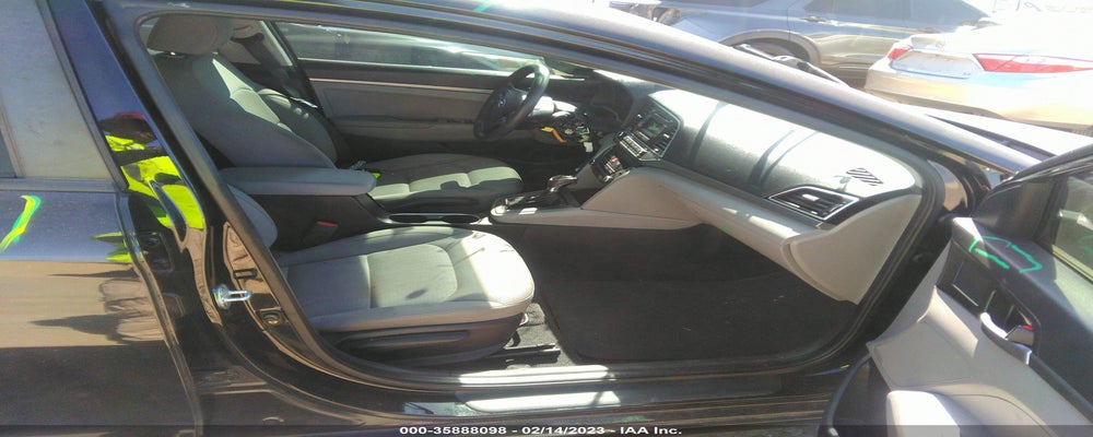 KMHD74LF3HU098090 2017 HYUNDAI ELANTRA photo no. 5