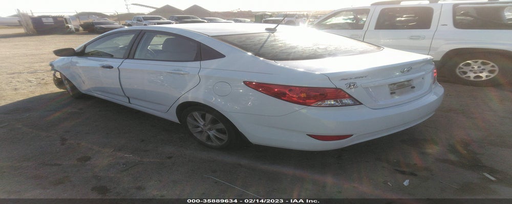 KMHCU4AE8DU275645 2013 HYUNDAI ACCENT photo no. 3