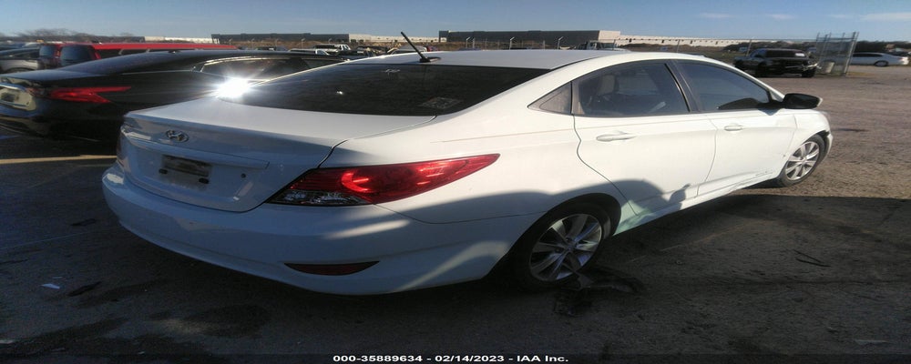 KMHCU4AE8DU275645 2013 HYUNDAI ACCENT photo no. 4