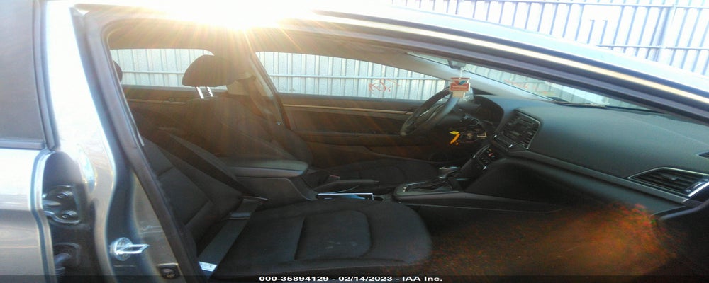 KMHD74LF3JU581729 2018 HYUNDAI ELANTRA photo no. 5