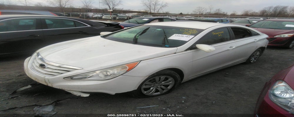 5NPEB4AC7BH194144 2011 HYUNDAI SONATA photo no. 2