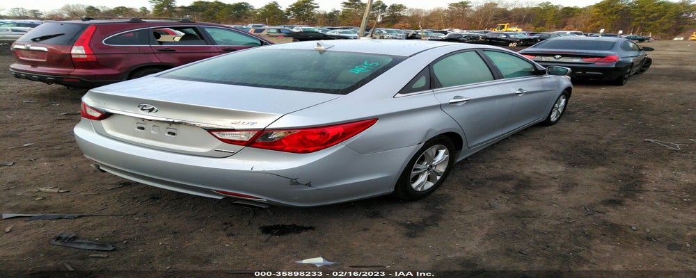 5NPEC4ABXBH304284 2011 HYUNDAI SONATA photo no. 4