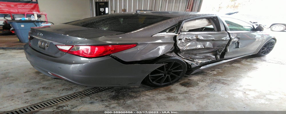 5NPEC4AB8BH215829 2011 HYUNDAI SONATA photo no. 4