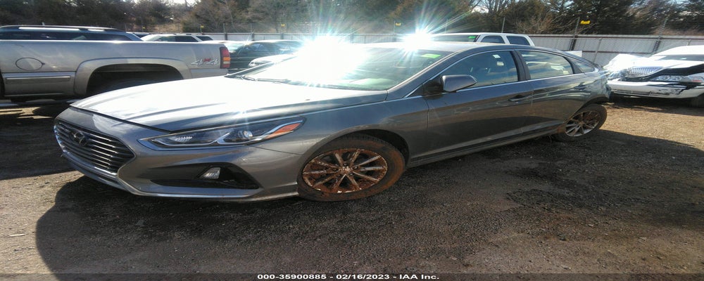 5NPE24AF7JH663807 2018 HYUNDAI SONATA photo no. 2