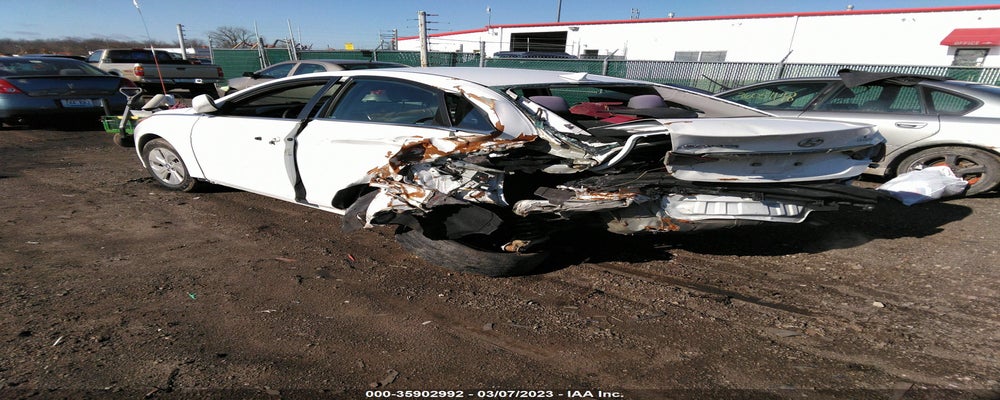 5NPEB4AC8EH818893 2014 HYUNDAI SONATA photo no. 3