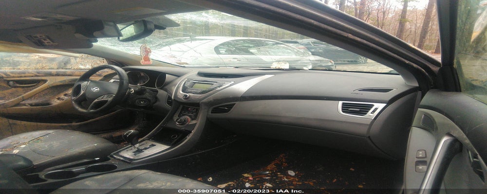 KMHDH4AE6DU608496 2013 HYUNDAI ELANTRA photo no. 5