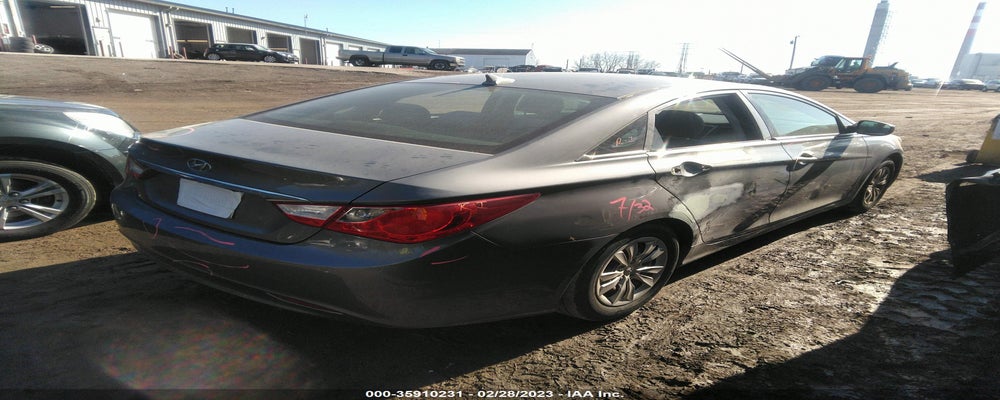 5NPEB4AC2BH253150 2011 HYUNDAI SONATA photo no. 4