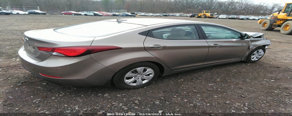 5NPDH4AE0GH759496 2016 HYUNDAI ELANTRA photo no. 4