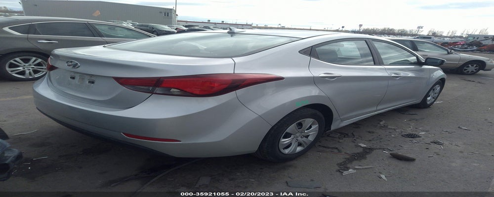 5NPDH4AE3GH739422 2016 HYUNDAI ELANTRA photo no. 4