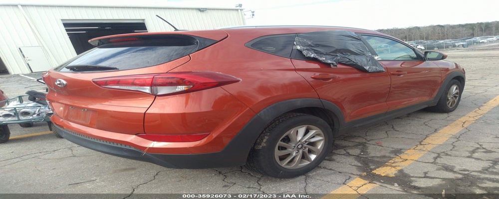 KM8J33A4XGU109563 2016 HYUNDAI TUCSON photo no. 4