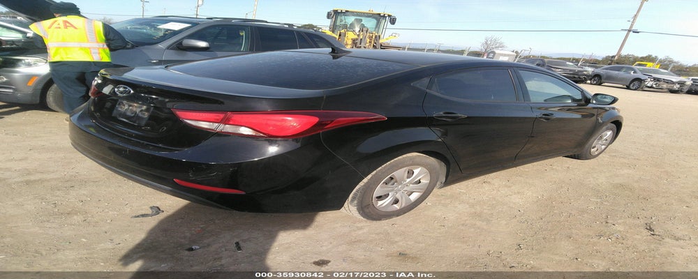 KMHDH4AE4GU481042 2016 HYUNDAI ELANTRA photo no. 4