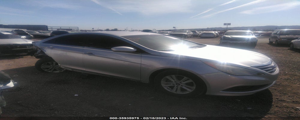 5NPEB4AC2EH833731 2014 HYUNDAI SONATA photo no. 2