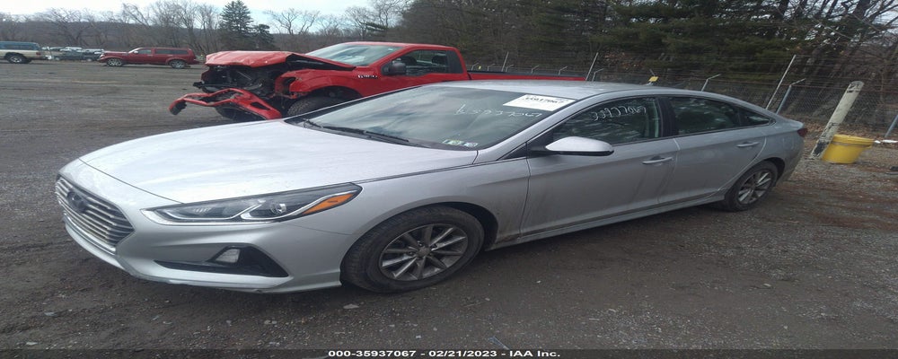 5NPE24AF0JH696860 2018 HYUNDAI SONATA photo no. 2