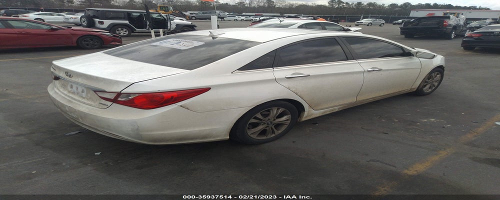 5NPEC4ACXBH273725 2011 HYUNDAI SONATA photo no. 4
