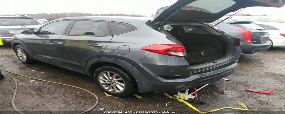 KM8J23A41HU396098 2017 HYUNDAI TUCSON photo no. 3