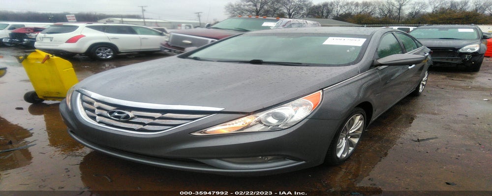 5NPEC4AC1BH239768 2011 HYUNDAI SONATA photo no. 2