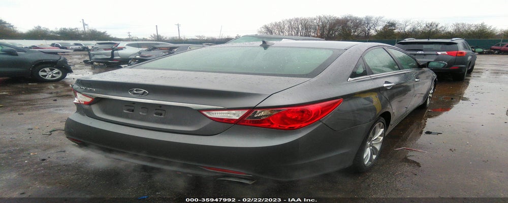 5NPEC4AC1BH239768 2011 HYUNDAI SONATA photo no. 4