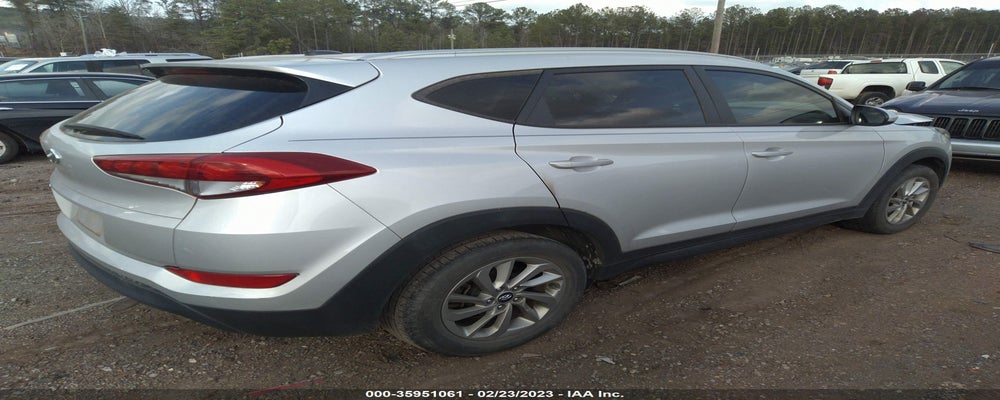 KM8J33A4XGU092473 2016 HYUNDAI TUCSON photo no. 4