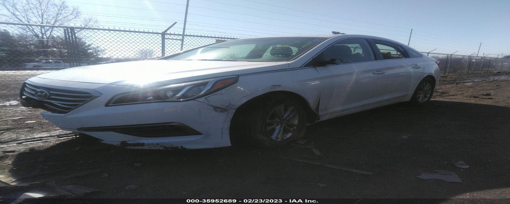 5NPE24AF4FH057923 2015 HYUNDAI SONATA photo no. 2
