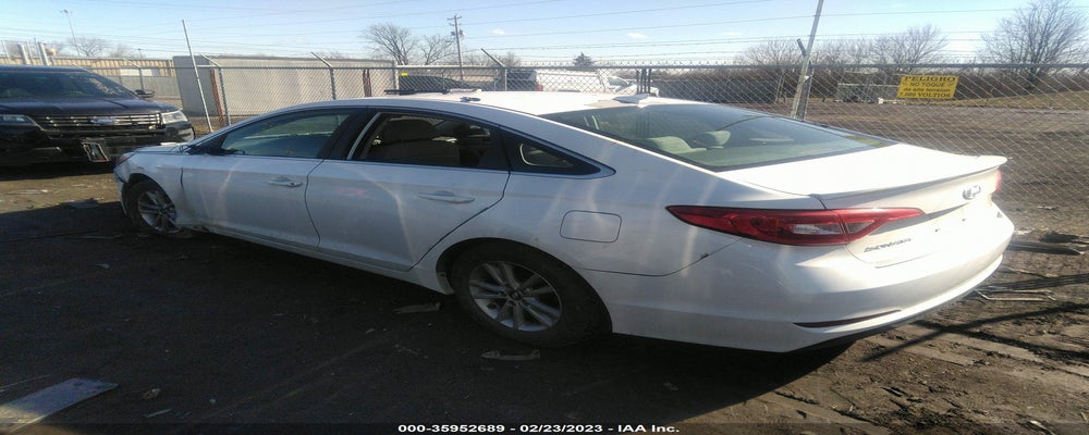 5NPE24AF4FH057923 2015 HYUNDAI SONATA photo no. 3