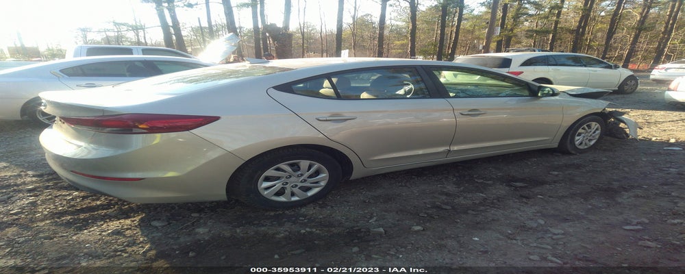 5NPD74LF8HH135827 2017 HYUNDAI ELANTRA photo no. 4