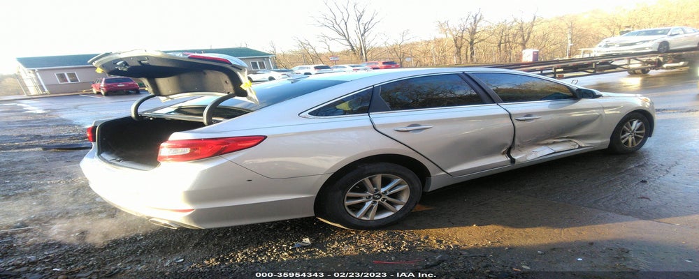 5NPE24AF0FH044196 2015 HYUNDAI SONATA photo no. 4