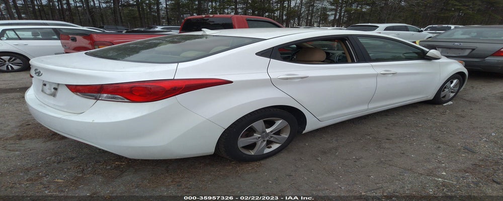 5NPDH4AE4DH424902 2013 HYUNDAI ELANTRA photo no. 4