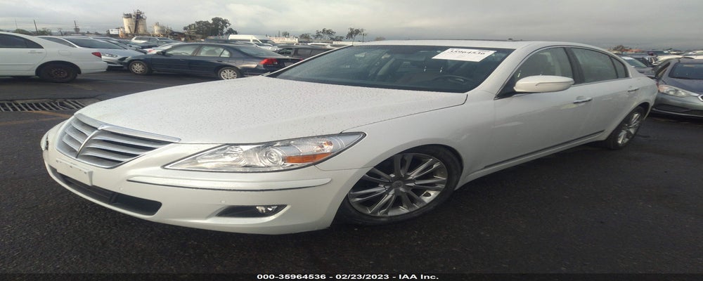 KMHGC4DF5BU135025 2011 HYUNDAI GENESIS photo no. 2