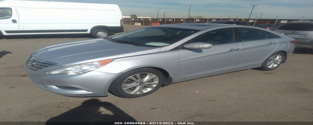 5NPEC4AC6BH129959 2011 HYUNDAI SONATA photo no. 2
