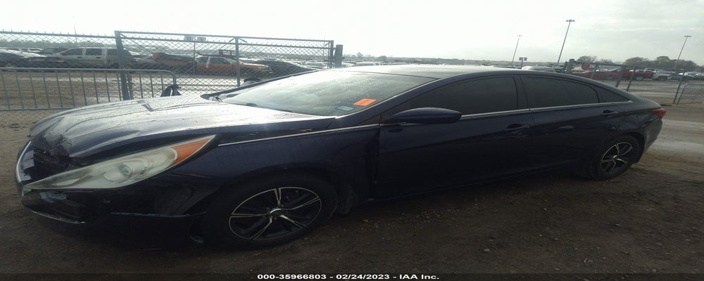 5NPEB4AC2BH147989 2011 HYUNDAI SONATA photo no. 2