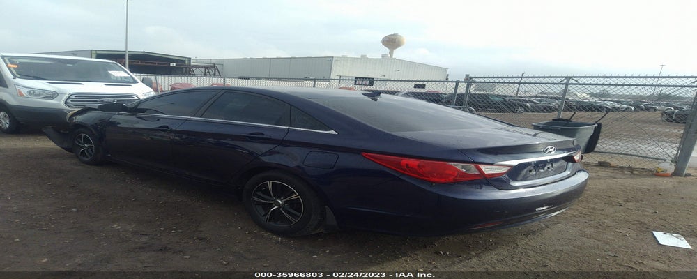 5NPEB4AC2BH147989 2011 HYUNDAI SONATA photo no. 3