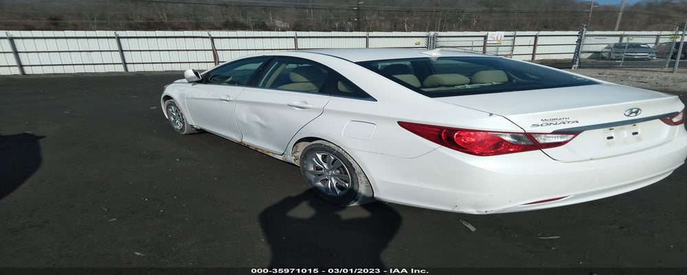 5NPEB4AC2BH206524 2011 HYUNDAI SONATA photo no. 3