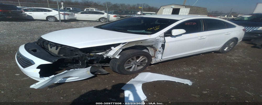 5NPE24AF8FH210982 2015 HYUNDAI SONATA photo no. 2