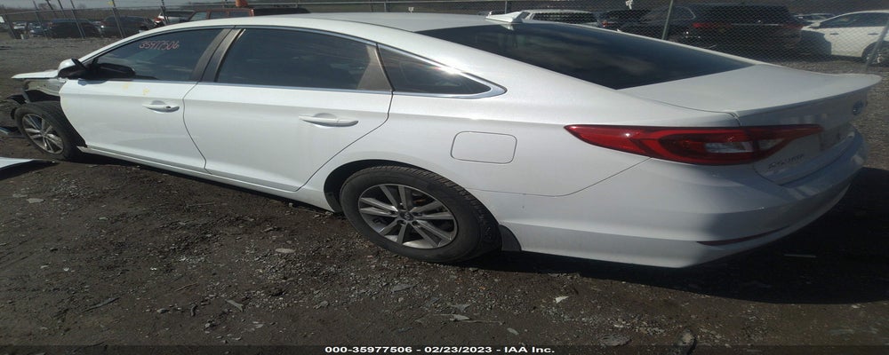 5NPE24AF8FH210982 2015 HYUNDAI SONATA photo no. 3
