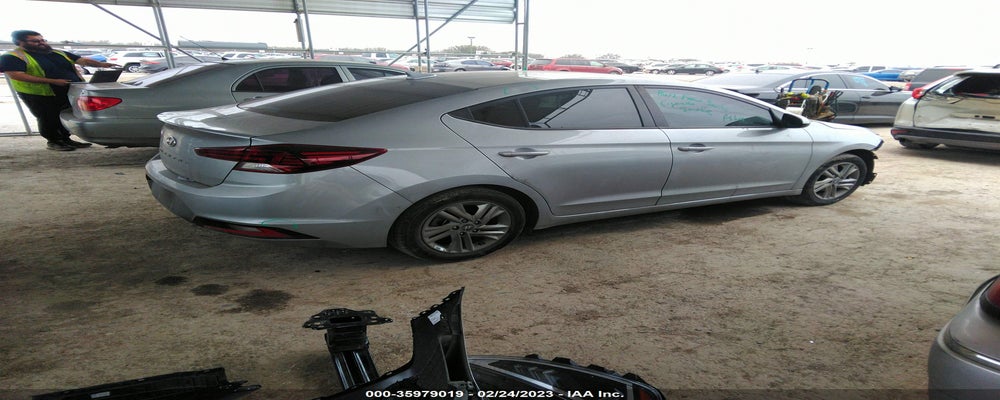 KMHD84LF7LU027030 2020 HYUNDAI ELANTRA photo no. 4